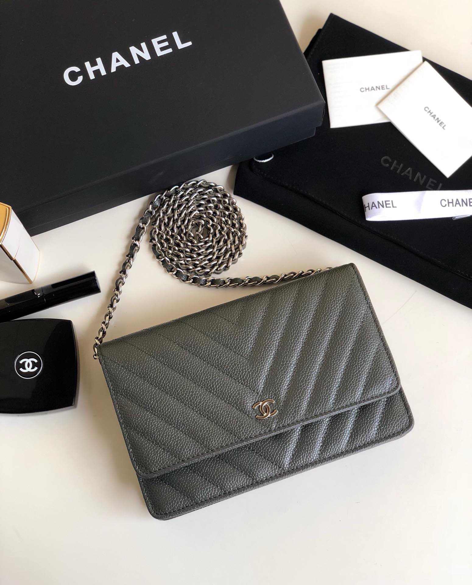 CHANEL 샤넬  WOC 쉐브론